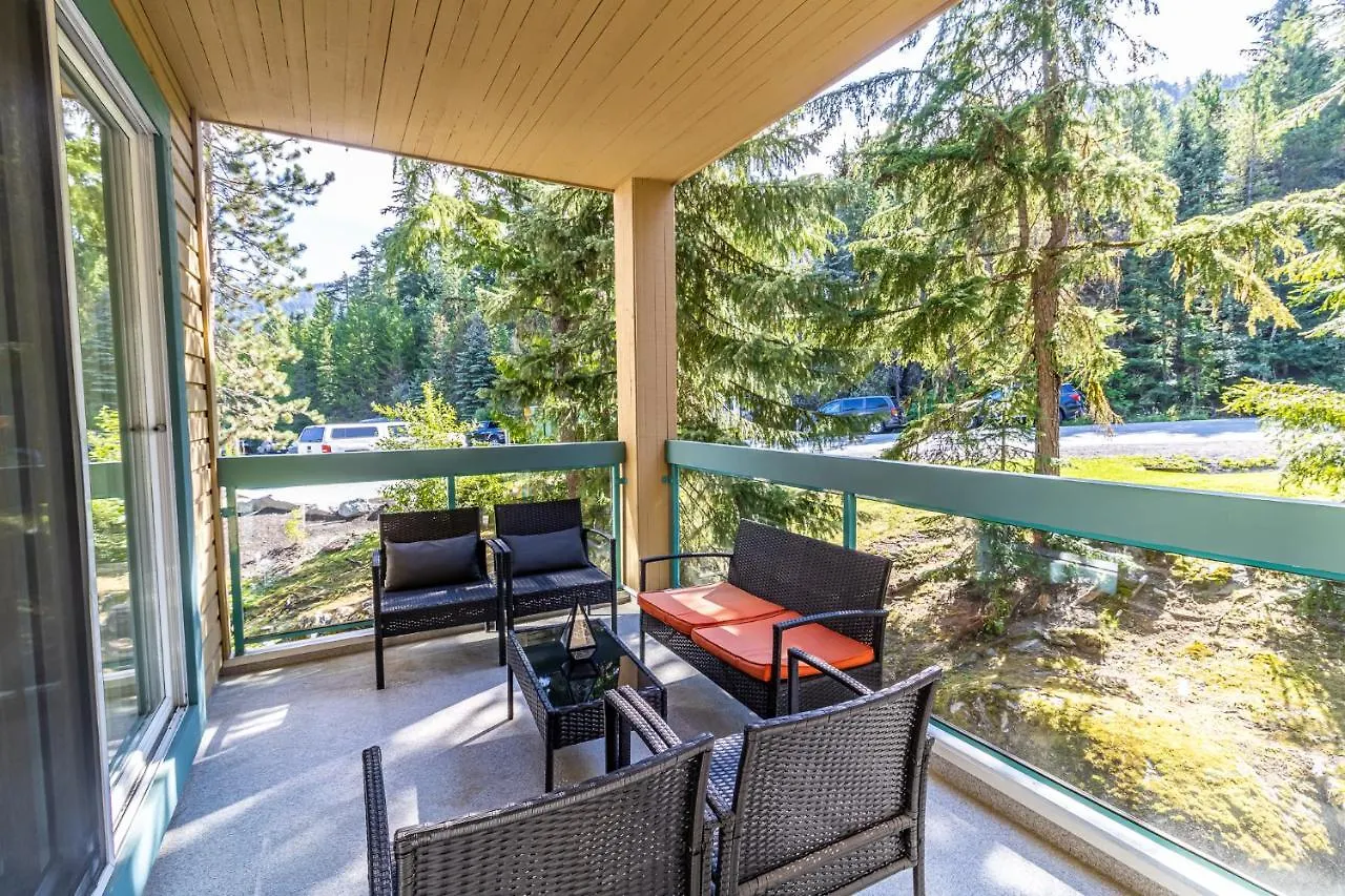 Snowbird Townhouses By Elevate Vacations Whistler Apartment