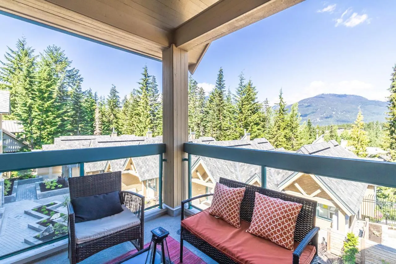 Apartment Snowbird Townhouses By Elevate Vacations Whistler Canada