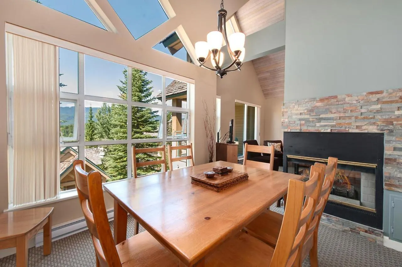 Snowbird Townhouses By Elevate Vacations Whistler Apartment