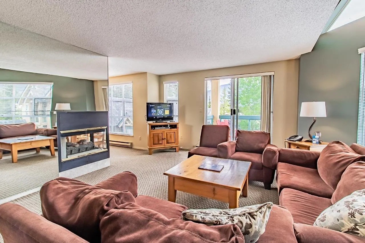 Apartment Snowbird Townhouses By Elevate Vacations Whistler