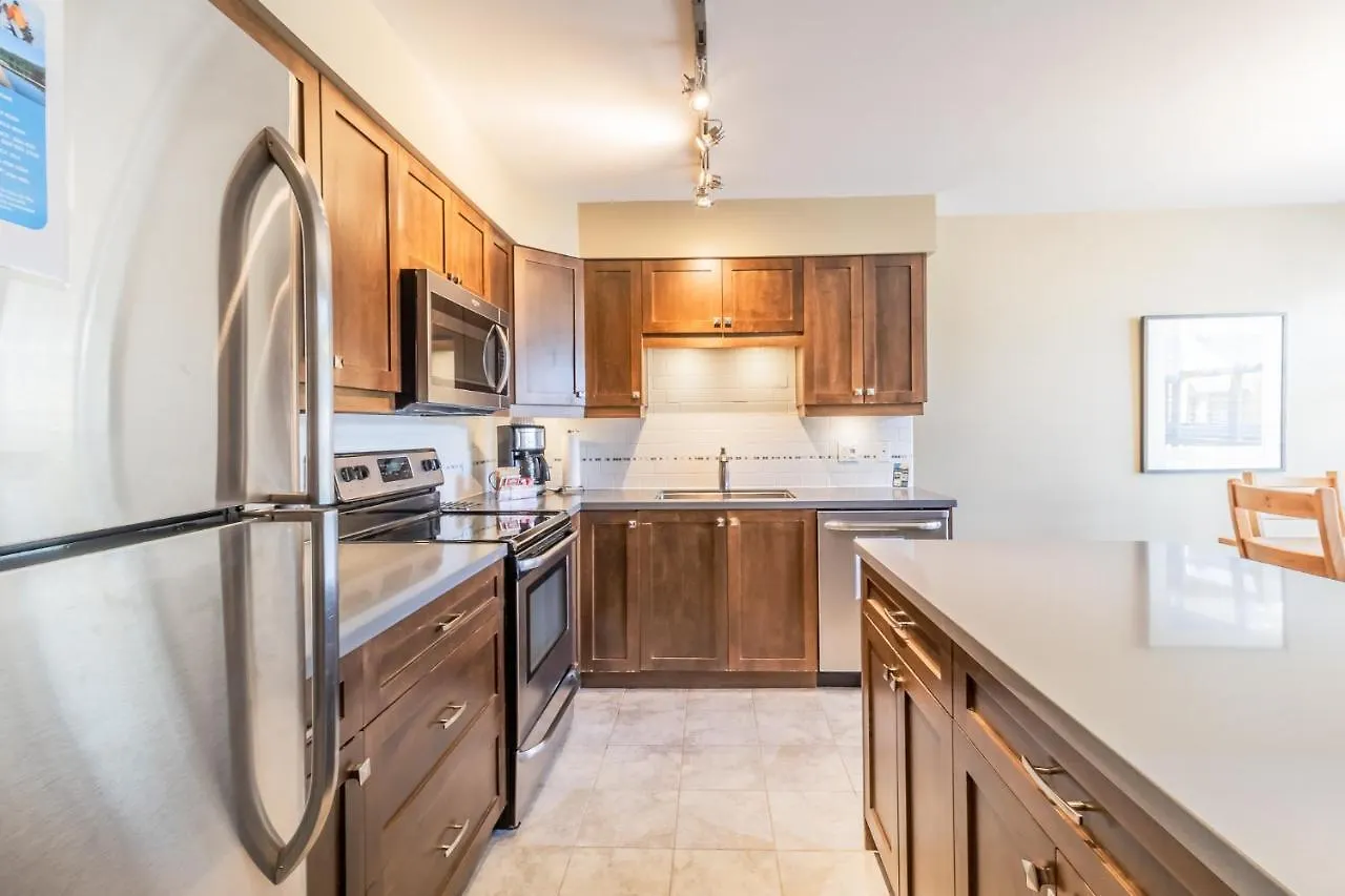 Snowbird Townhouses By Elevate Vacations Whistler