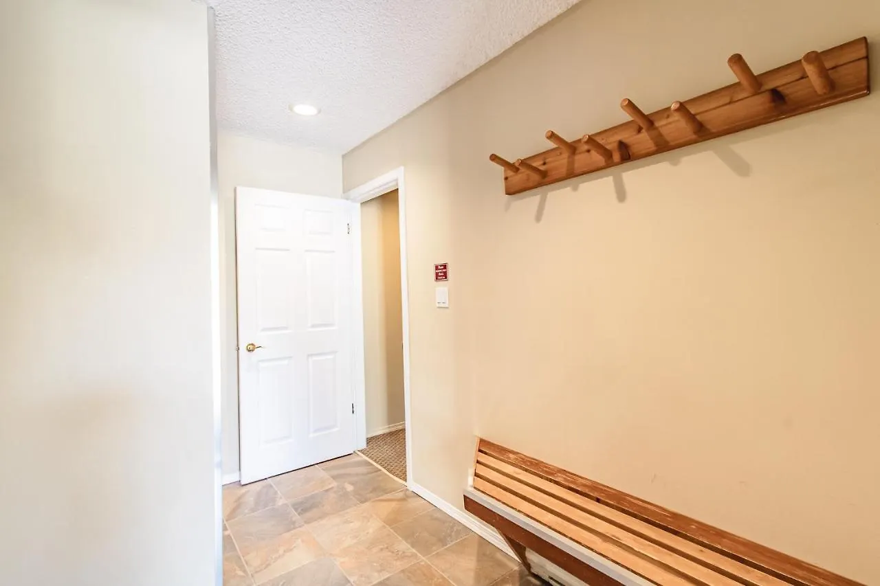 Apartment Snowbird Townhouses By Elevate Vacations Whistler
