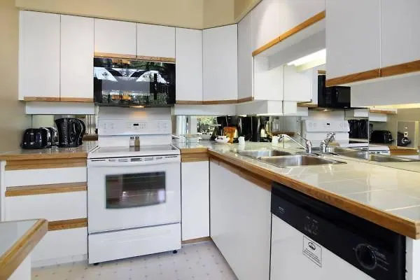 Apartment Snowbird Townhouses By Elevate Vacations Whistler