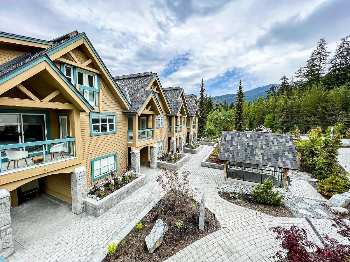 Apartment Snowbird Townhouses By Elevate Vacations Whistler