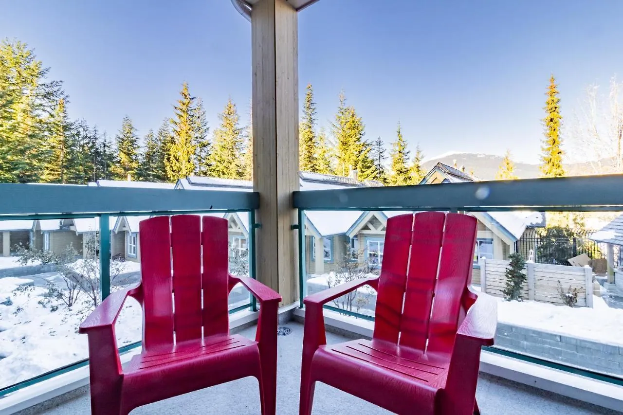 Snowbird Townhouses By Elevate Vacations Whistler Apartment