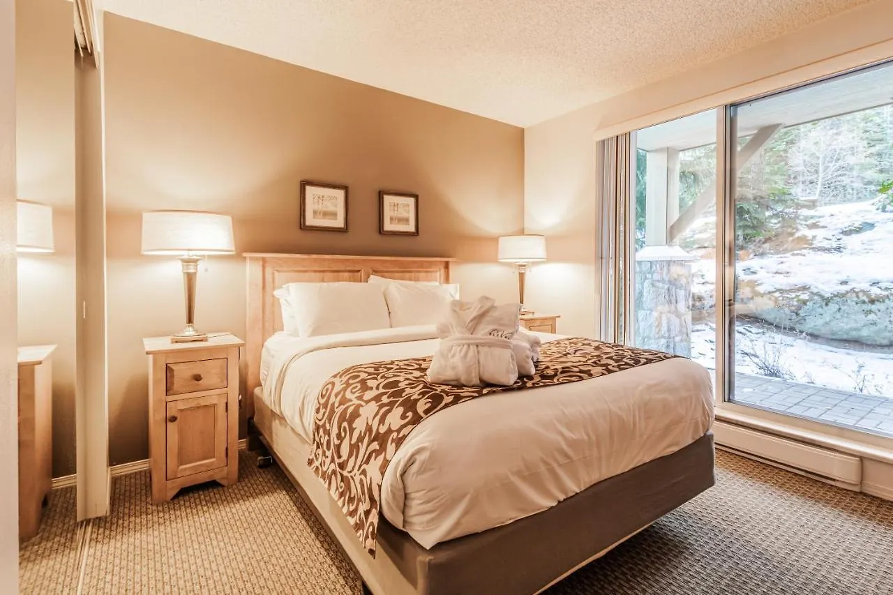 Snowbird Townhouses By Elevate Vacations Whistler Apartment
