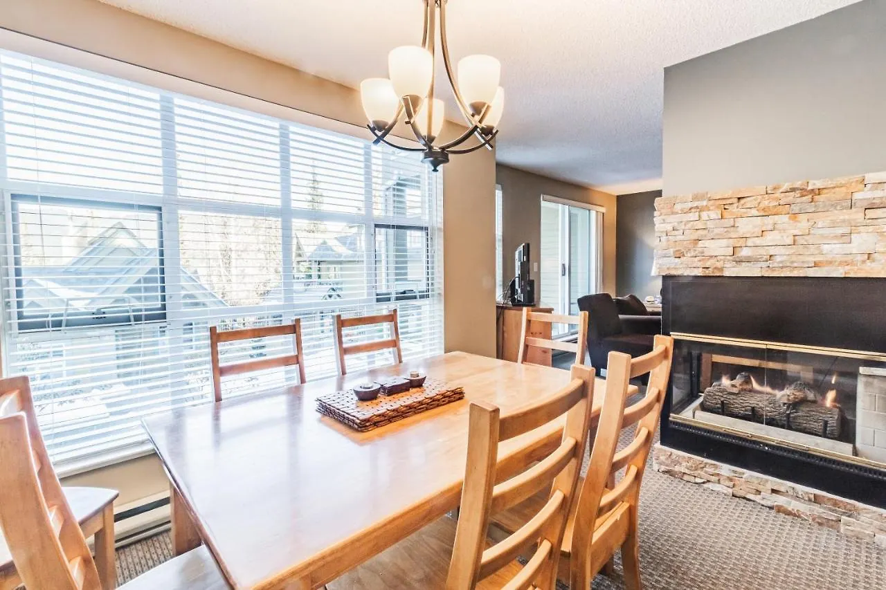Apartment Snowbird Townhouses By Elevate Vacations Whistler