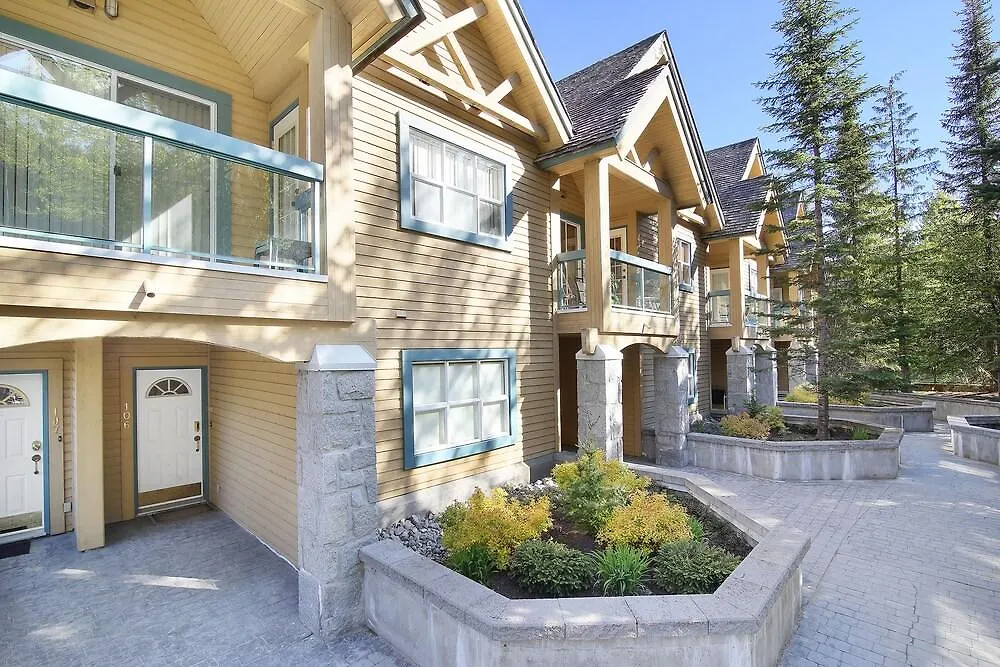 Snowbird Townhouses By Elevate Vacations Whistler Apartment