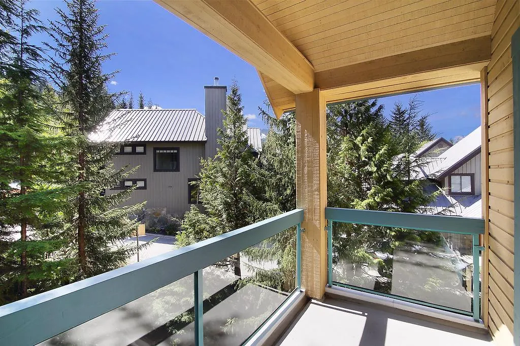 Snowbird Townhouses By Elevate Vacations Whistler Canada